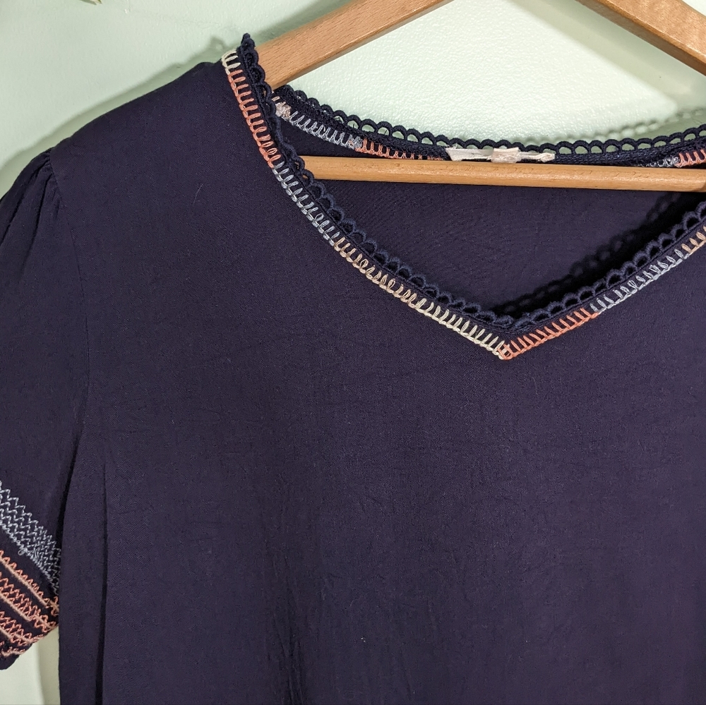 5/$18 Tea n Rose Embroidered Trim Blouse - Picture 4 of 12